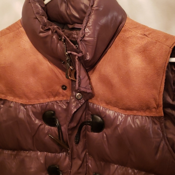 Thick Brown Mens Puffy Vest - Picture 2 of 4